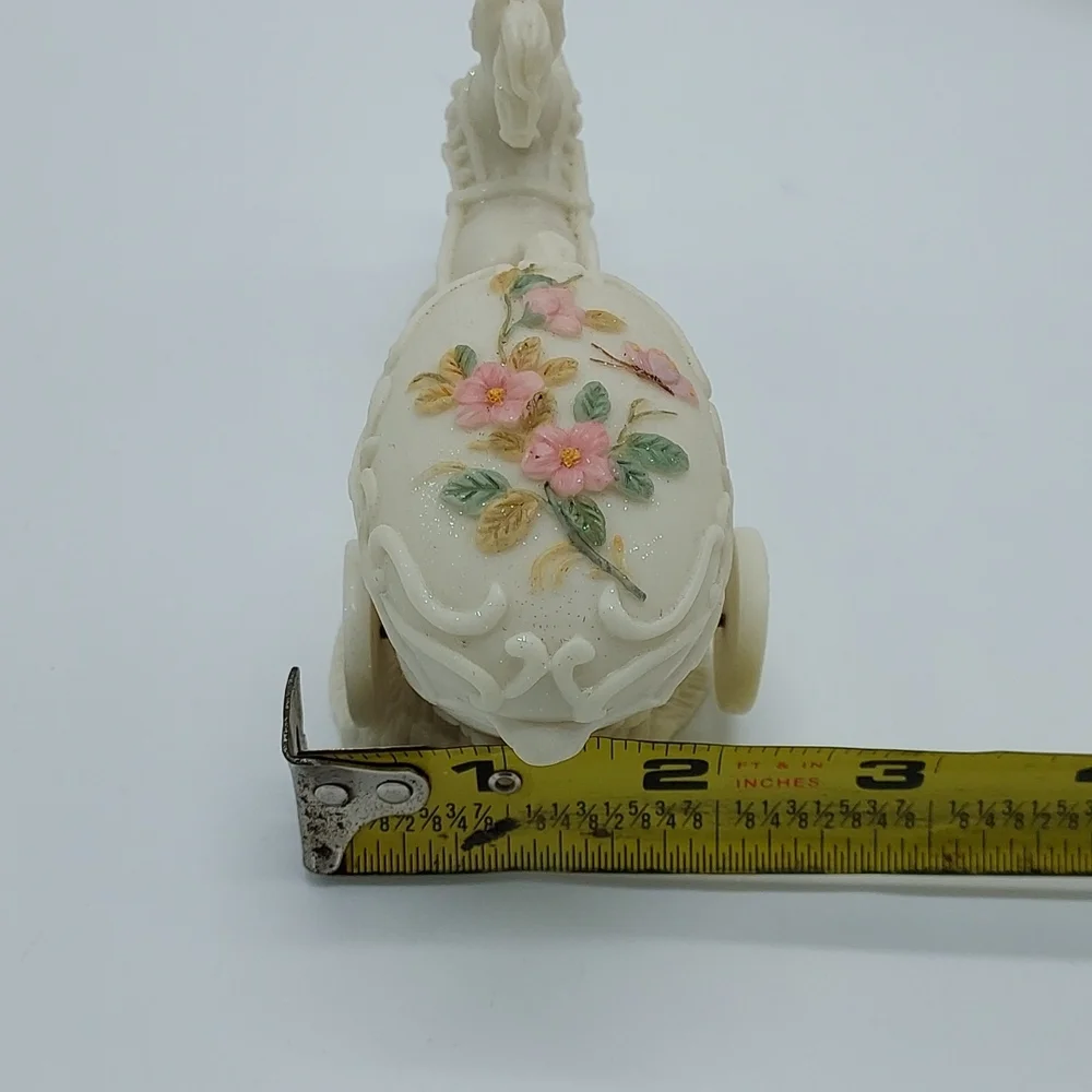Cake Topper Horse and Box Carriage/Polyresin